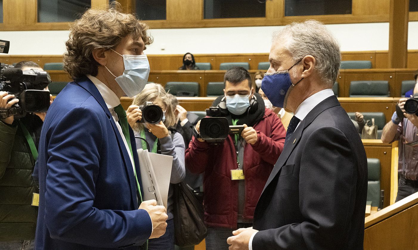 Urkullu eta Andueza, Eusko Legebiltzarrean, artxiboko irudi batean. RAUL BOGAJO / FOKU.