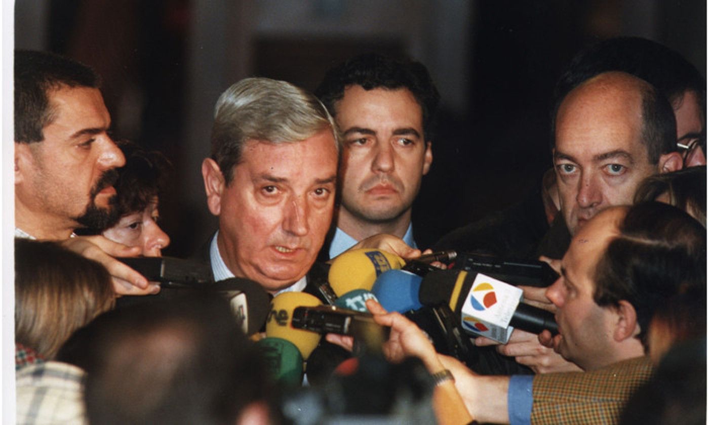 Jose Antonio Rubalkaba, Jaime Mayor Orejarekin bildu ostean, 1977ko azaroan. EUSKALDUNON EGUNKARIA.