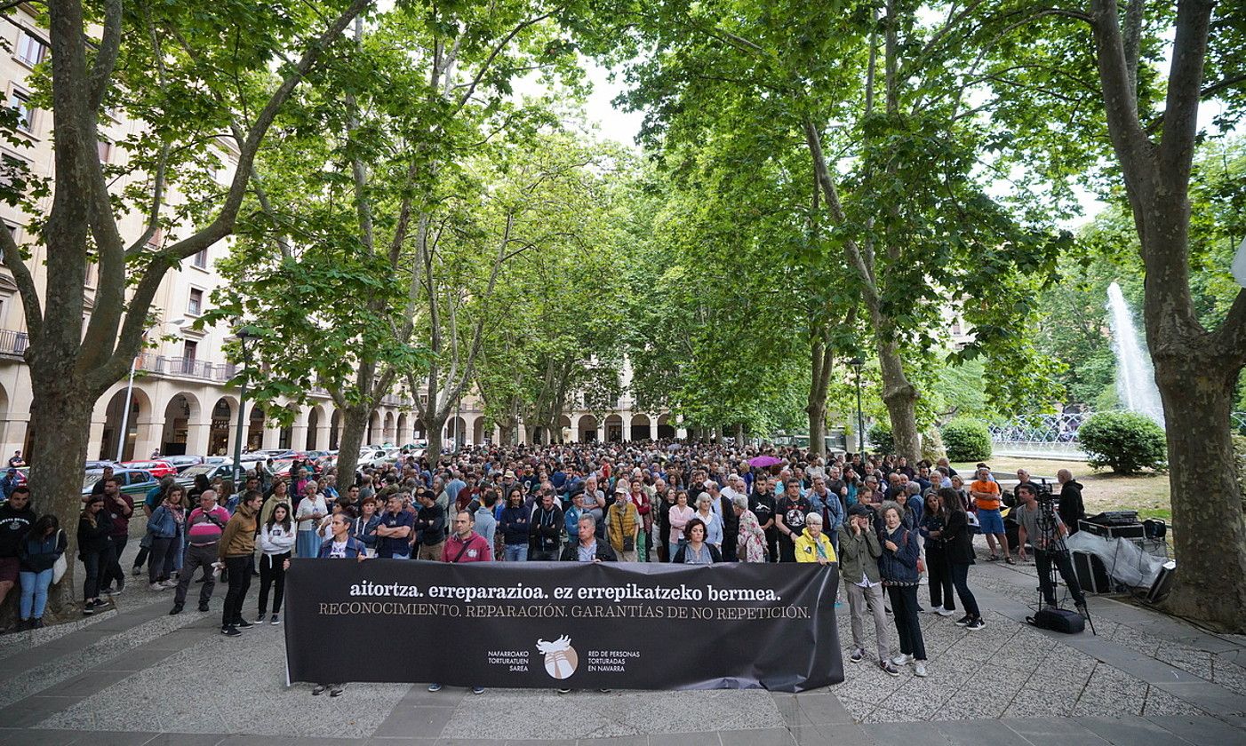 Manifestazio amaiera, atzo, Iruñeko Askatasun plazan. ENDIKA PORTILLO / FOKU.