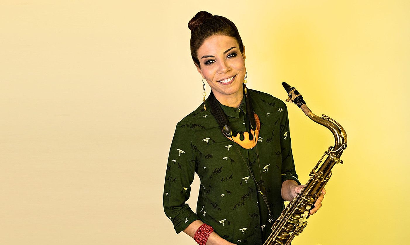 Melissa Aldana saxofoi jotzaile txiletarrak gaur gauean emango du kontzertu bat. GETXOKO JAZZALDIA.