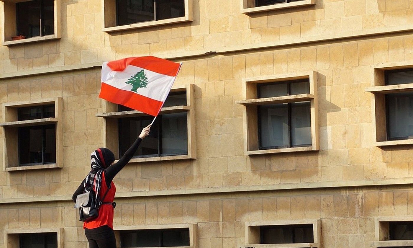 Burua estalia duen andre bat Libanoko banderarekin, iragan urtean. J. CABASES VEGA.
