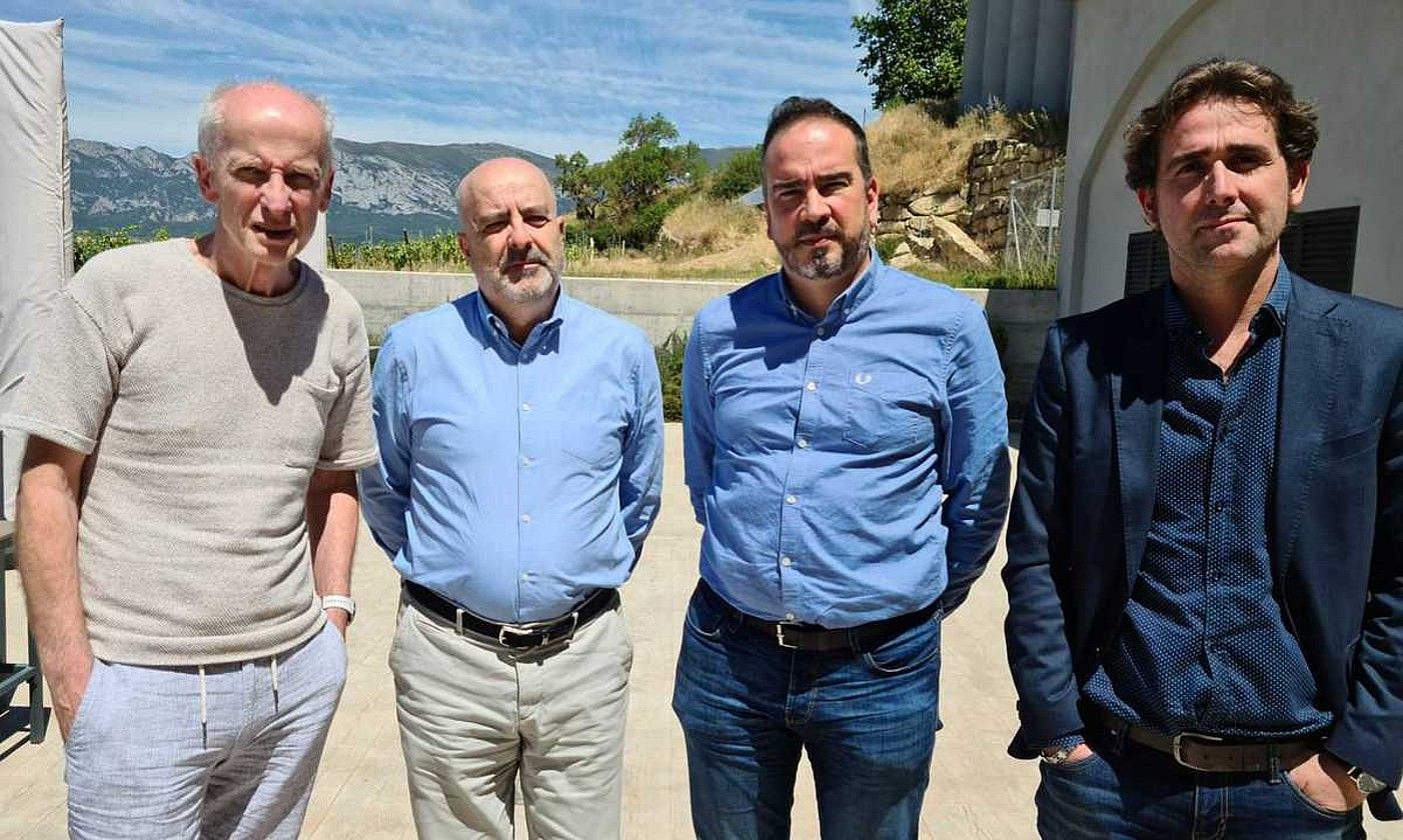 Martxelo Otamendi (BERRIA), Jose Miguel Santamaria (El Correo), Iñaki Soto (Gara) eta David Taberna (El Diario Vasco). KEE.