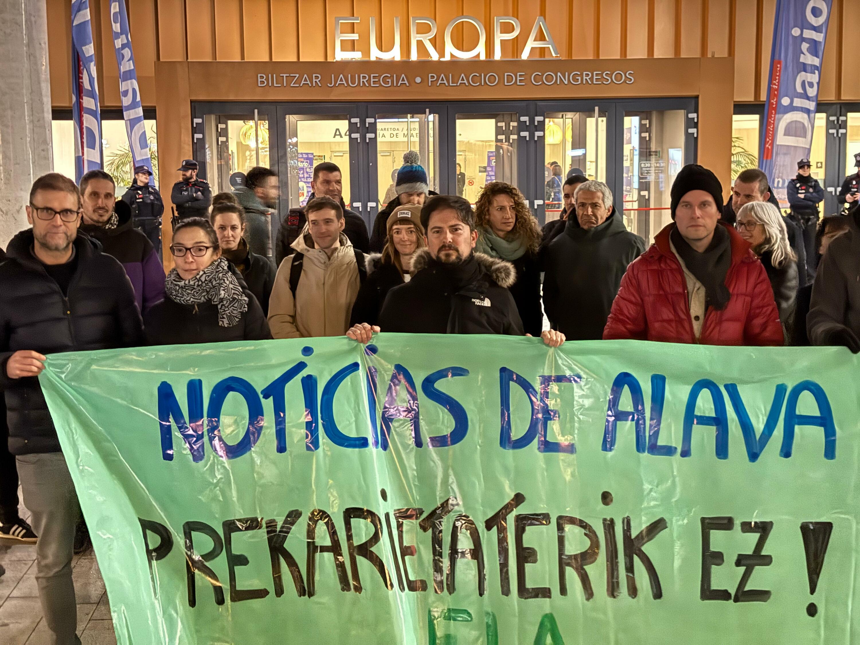 'Noticias de Alava' egunkariko langileen protesta bat, iaz, Gasteizen. BERRIA