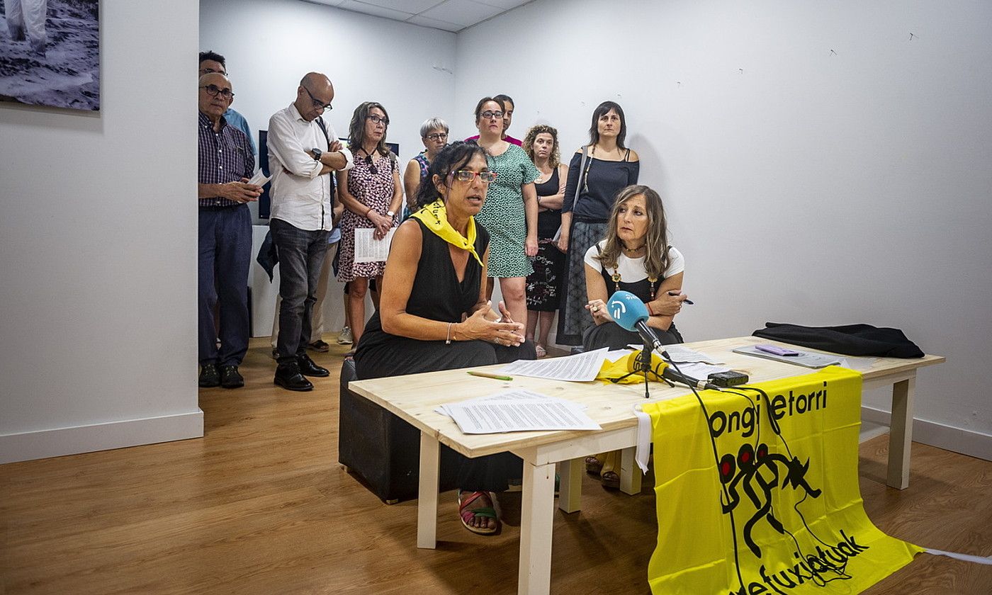 Elkarteek atzo Gasteizen egindako agerraldia. JAIZKI FONTANEDA / FOKU.