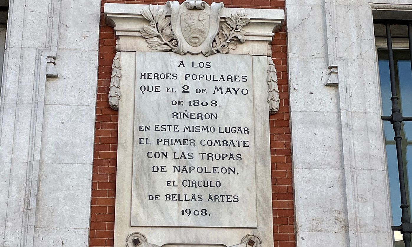Madrilen. Omenaldia 1808an Napoleonen armadari aurre egin zioten herritarrei. MARTXELO OTAMENDI EGIGUREN.