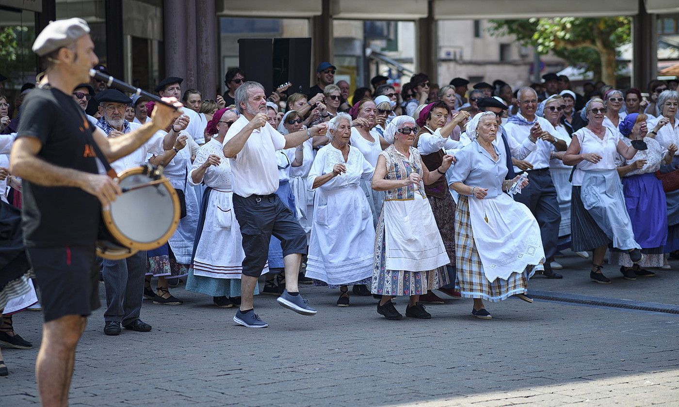 Selfie bat, Erromeria Egunaren itzulera gogoan izateko. ARITZ LOIOLA / FOKU.