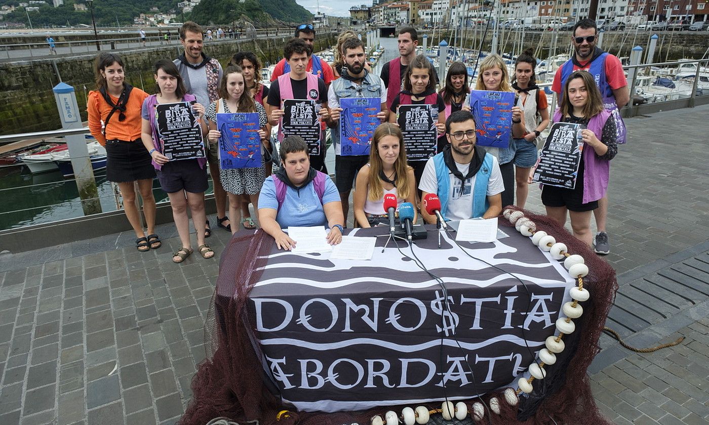 Donostiako piraten prentsaurrekoa. JON URBE / FOKU.