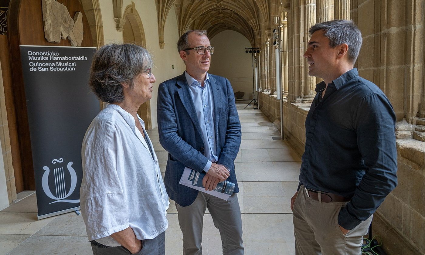 Susana Soto, Patrick Alfaya eta Iñaki Alberdi, atzo, Donostiako San Telmo museoan eman zuten prentsaurrekoaren aurretik. ANDONI CANELLADA / FOKU. Susana Soto, Patrick Alfaya eta Iñaki Alberdi, atzo, Donostiako San Telmo museoan eman zuten prentsaurrekoaren aurretik. ANDONI CANELLADA / FOKU.