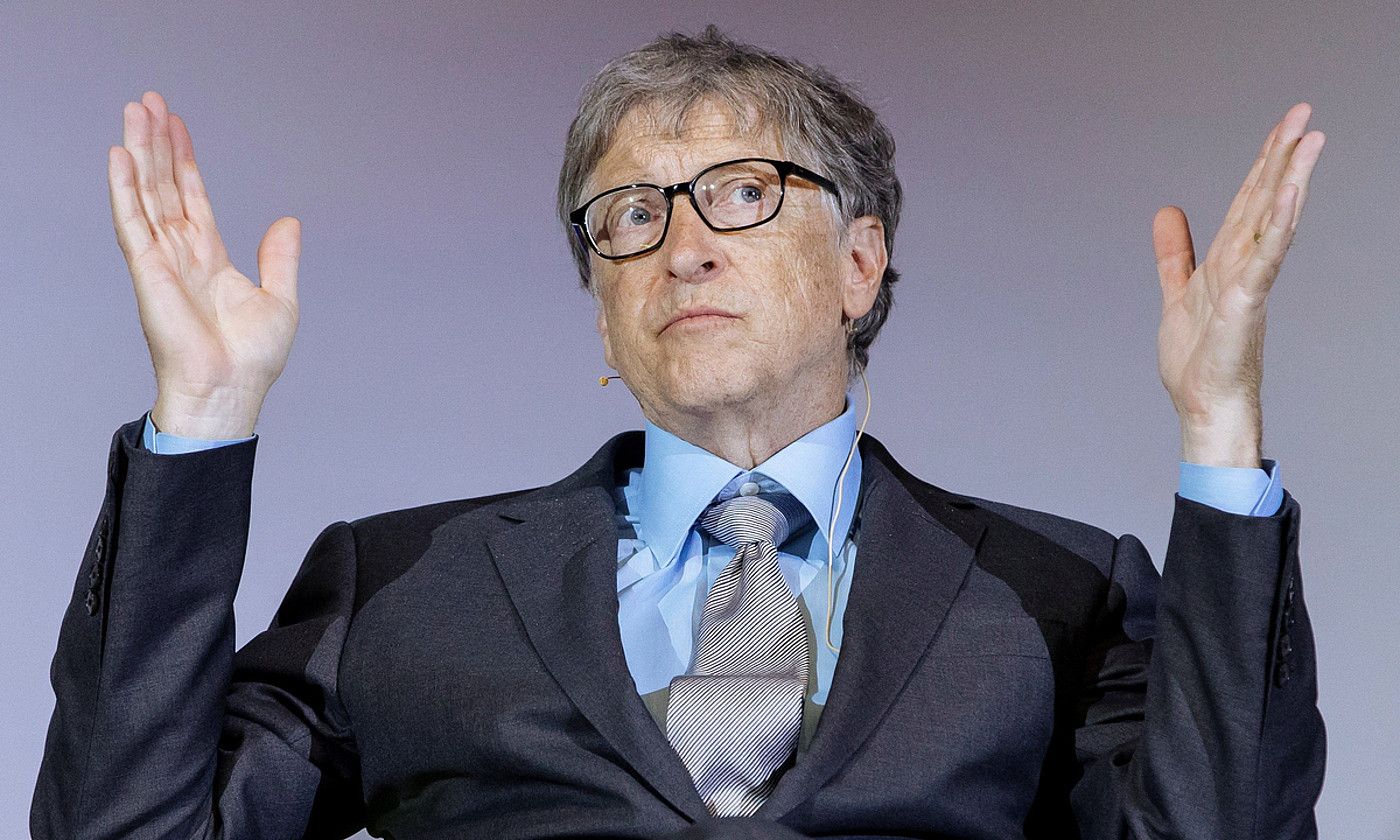 Bill Gates, 2018an Berlinen emandako hitzaldi batean. KAMIL ZIHNIOGLU / EFE.