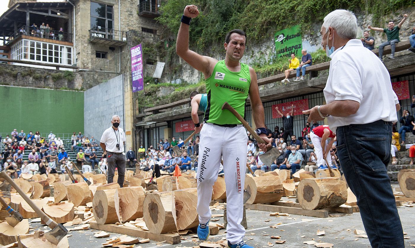 Mikel Larrañaga, iaz, Urrezko Kopa irabazi berritan. IÑIGO URIZ / FOKU. Mikel Larrañaga, iaz, Urrezko Kopa irabazi berritan. IÑIGO URIZ / FOKU.