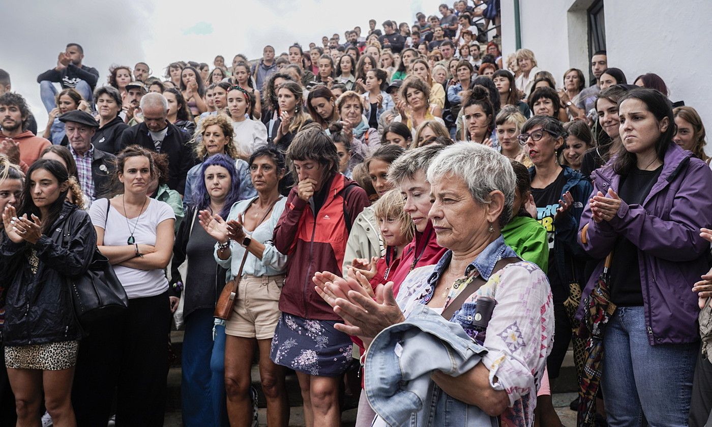 Mugimendu feministak atzo egin zuen agerraldia, Getxon. MARISOL RAMIREZ / FOKU.