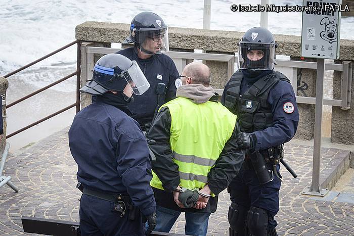 Jaka Hori bat atxiloturik, Miarritzen 2018ko abenduan. ISABELLE MIQUELESTORENA