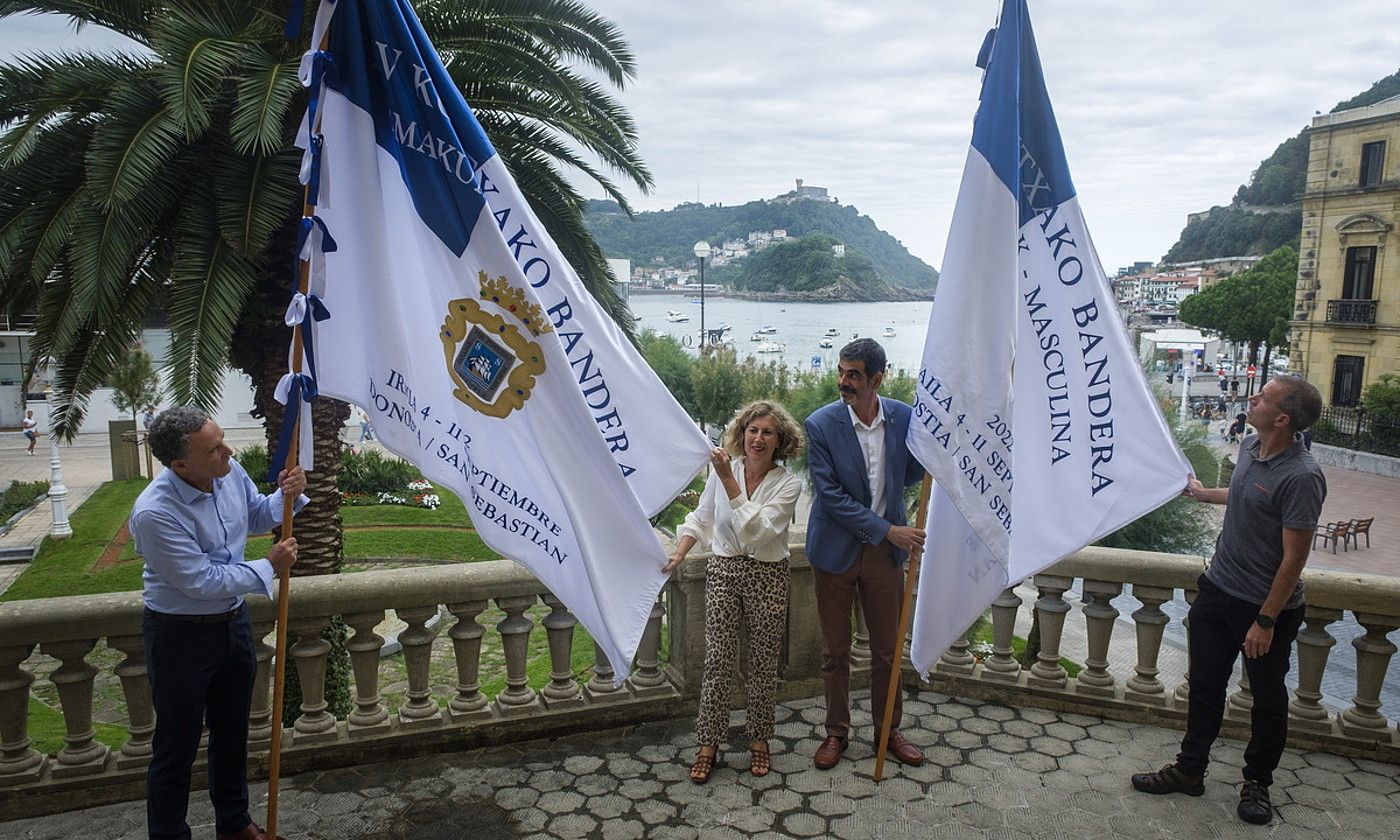 Jose Miguel Aiertza Adegiko idazkari nagusia, Edurne Egaña EKPko zuzendaria, Eneko Goia Donostiako alkatea eta Haritz Alberdi Getariakoa, atzo. J. URBE / FOKU.