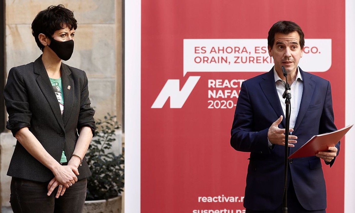 Elma Saiz, Ekonomia eta Ogasuneko kontseilaria, eta Mikel Irujo, Garapen Ekonomikorako kontseilaria, artxiboko irudi batean. JESUS DIGES / EFE. Elma Saiz, Ekonomia eta Ogasuneko kontseilaria, eta Mikel Irujo, Garapen Ekonomikorako kontseilaria, artxiboko irudi batean. JESUS DIGES / EFE.
