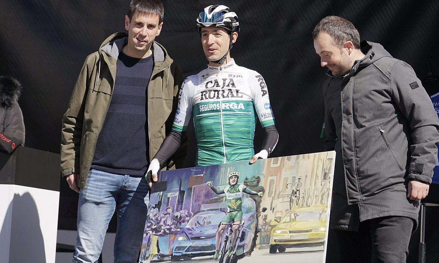 Mikel Nieve, aurten Itzulian Leitzan egin zioten omenaldian. CAJA RURAL.