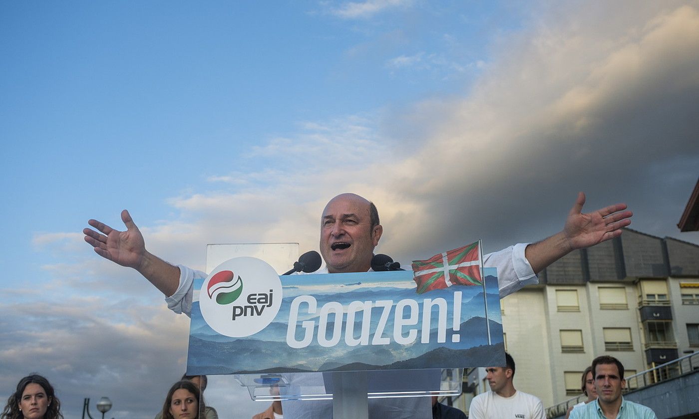 Andoni Ortuzar, atzo, Zarautzen egindako ekitaldi politikoan. JON URBE / FOKU.