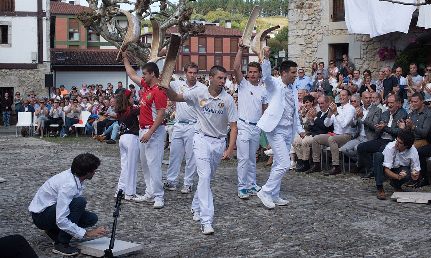 Euskal Diasporaren Nazioarteko Eguneko ekitaldia, 2019an, Ispasterren (Bizkaia). IREKIA.