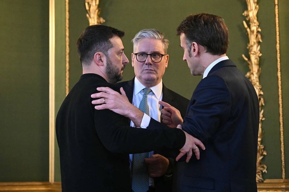 Zelenski, Starmer eta Macron, gaur, Londresen. JUSTIN TALLIS / EFE Zelenski, Starmer eta Macron, gaur, Londresen. JUSTIN TALLIS / EFE