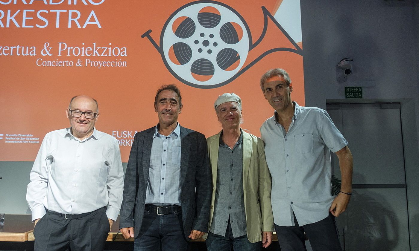 Jose Luis Rebordinos, Joseba Palacios, Aitor Amezaga eta Juan Jose Ocon, atzo, Donostian, emanaldiaren aurkezpenenean. JON URBE / FOKU. Jose Luis Rebordinos, Joseba Palacios, Aitor Amezaga eta Juan Jose Ocon, atzo, Donostian, emanaldiaren aurkezpenenean. JON URBE / FOKU.