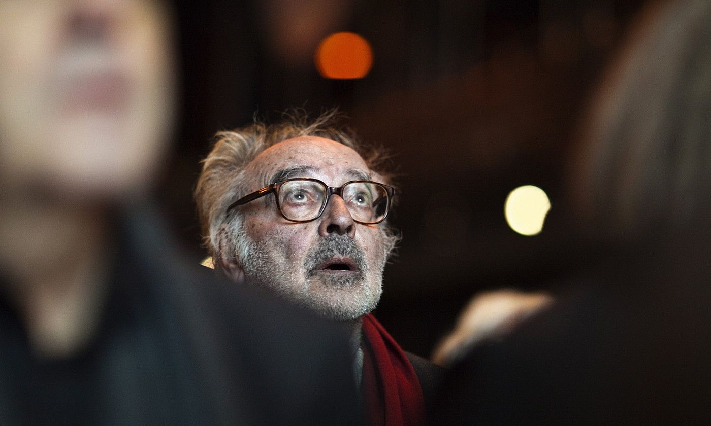 Jean-Luc Godard zinemagile frantziar-suitzarra, Zuricheko Diseinuaren Museoan. GAETAN BALLY / EFE/EPA.