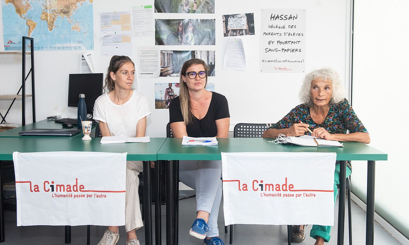 CIMADEren agerraldia, atzo, Baionan. GUILLAUME FAUVEAU. CIMADEren agerraldia, atzo, Baionan. GUILLAUME FAUVEAU.