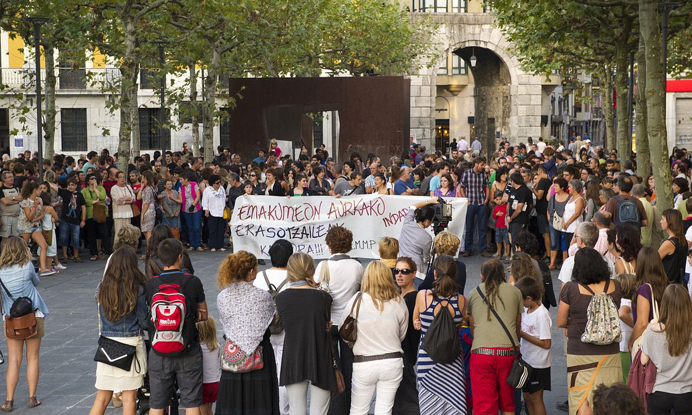 Sexu erasoa salatzeko protesta Tolosan, 2013an. GORKA RUBIO / FOKU. Sexu erasoa salatzeko protesta Tolosan, 2013an. GORKA RUBIO / FOKU.
