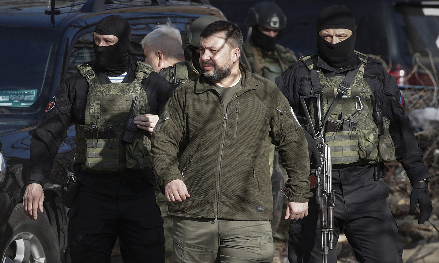 Donetskeko herri errepublikako lider Denis Puxilin, joan den apirilean, Donetsken. SERGEI ILNITSKI / EFE. Donetskeko herri errepublikako lider Denis Puxilin, joan den apirilean, Donetsken. SERGEI ILNITSKI / EFE.