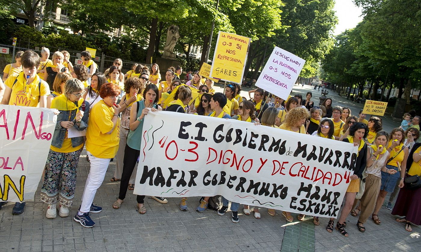 0-3 Plataformako kideen protesta bat, artxiboko irudi batean. IÑIGO URIZ / FOKU. 0-3 Plataformako kideen protesta bat, artxiboko irudi batean. IÑIGO URIZ / FOKU.