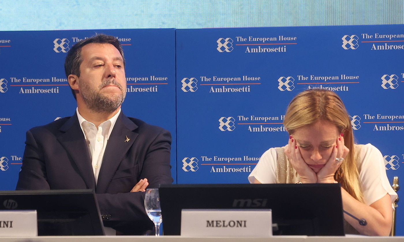 Matteo Salvini eta Giorgia Meloni, hilaren 4ko ekitaldian, Erroman. M. BAZZI / EFE. Matteo Salvini eta Giorgia Meloni, hilaren 4ko ekitaldian, Erroman. M. BAZZI / EFE.