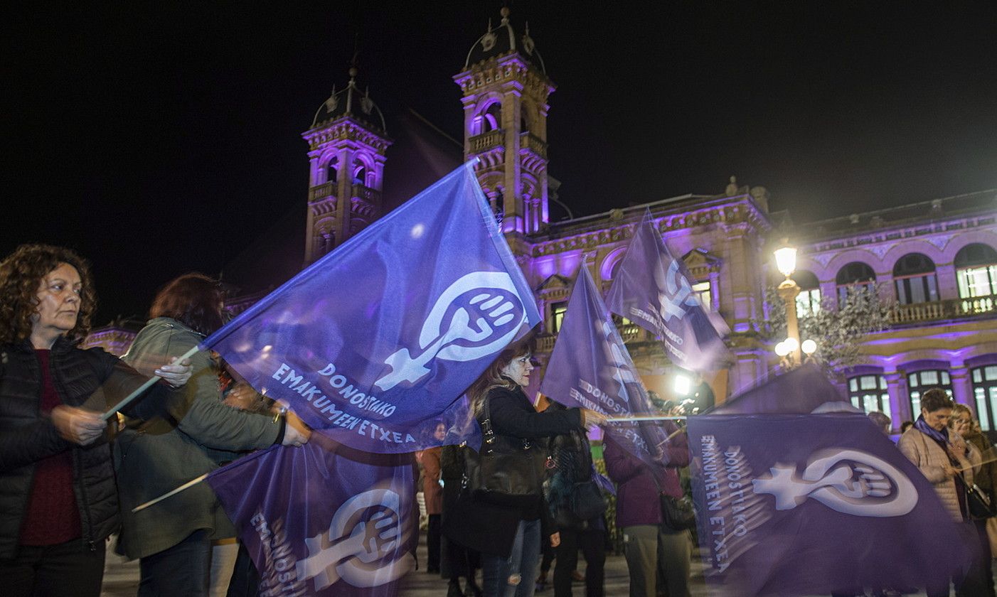 Indarkeria matxistaren aurkako protesta bat, Donostian, artxiboko irudi batean. JON URBE / FOKU.