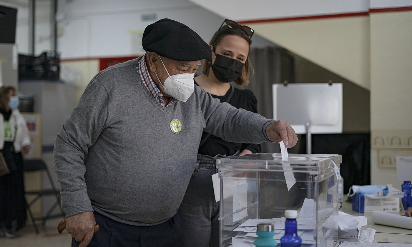 Joan den martxoan egin zuten desanexioari buruzko herri galdeketa Usansolon. ARITZ LOIOLA / FOKU.