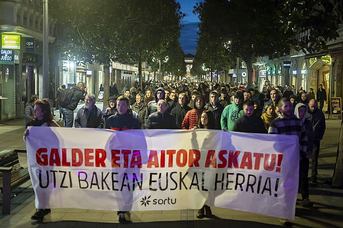 Bi gazteen aldeko protesta bat, artxiboko argazki batean. JAIZKI FONTANEDA, FOKU