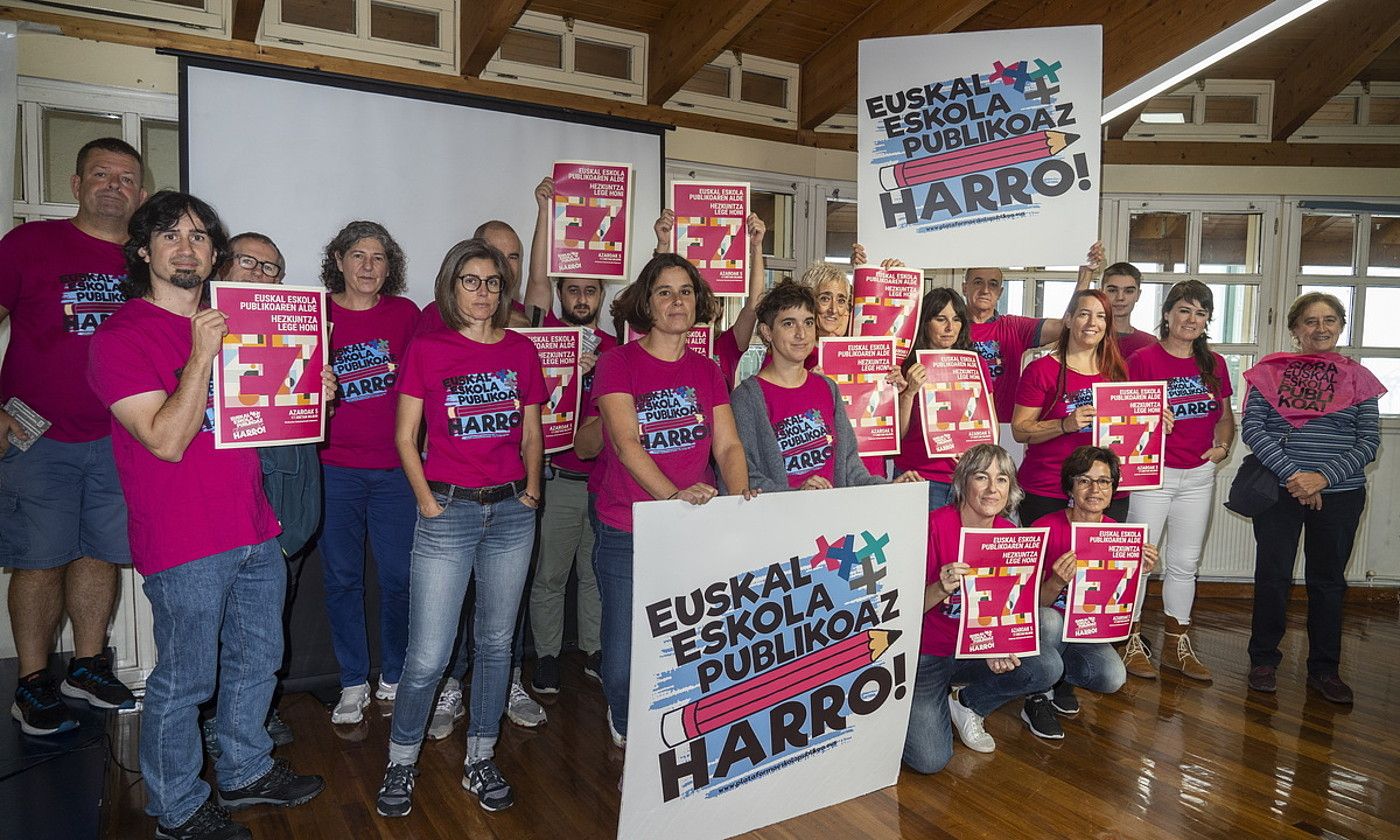 Euskal Eskola Publikoaz Harro-ren agerraldia, atzo, Bilbon. MONIKA DEL VALLE / FOKU. Euskal Eskola Publikoaz Harro-ren agerraldia, atzo, Bilbon. MONIKA DEL VALLE / FOKU.