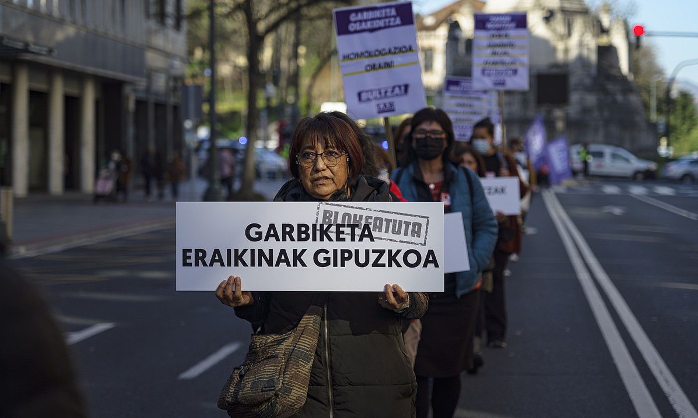 Soldata arrakalaren aurkako mobilizazio bat. ARITZ LOIOLA / FOKU. Soldata arrakalaren aurkako mobilizazio bat. ARITZ LOIOLA / FOKU.