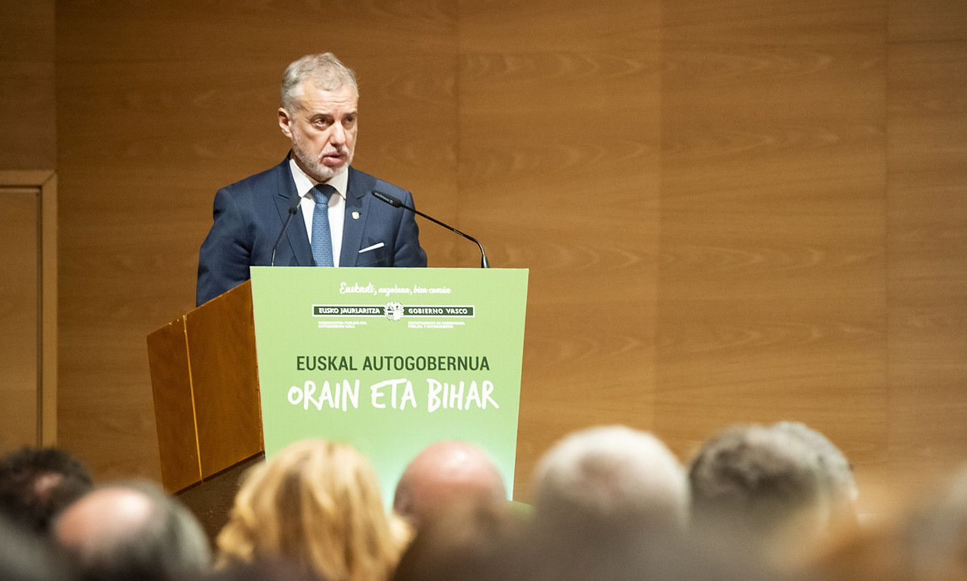 Urkulluk astelehenean eskatu zuen botere judizial propio bat, autogobernuari buruzko jardunaldi batean. IREKIA. Urkulluk astelehenean eskatu zuen botere judizial propio bat, autogobernuari buruzko jardunaldi batean. IREKIA.