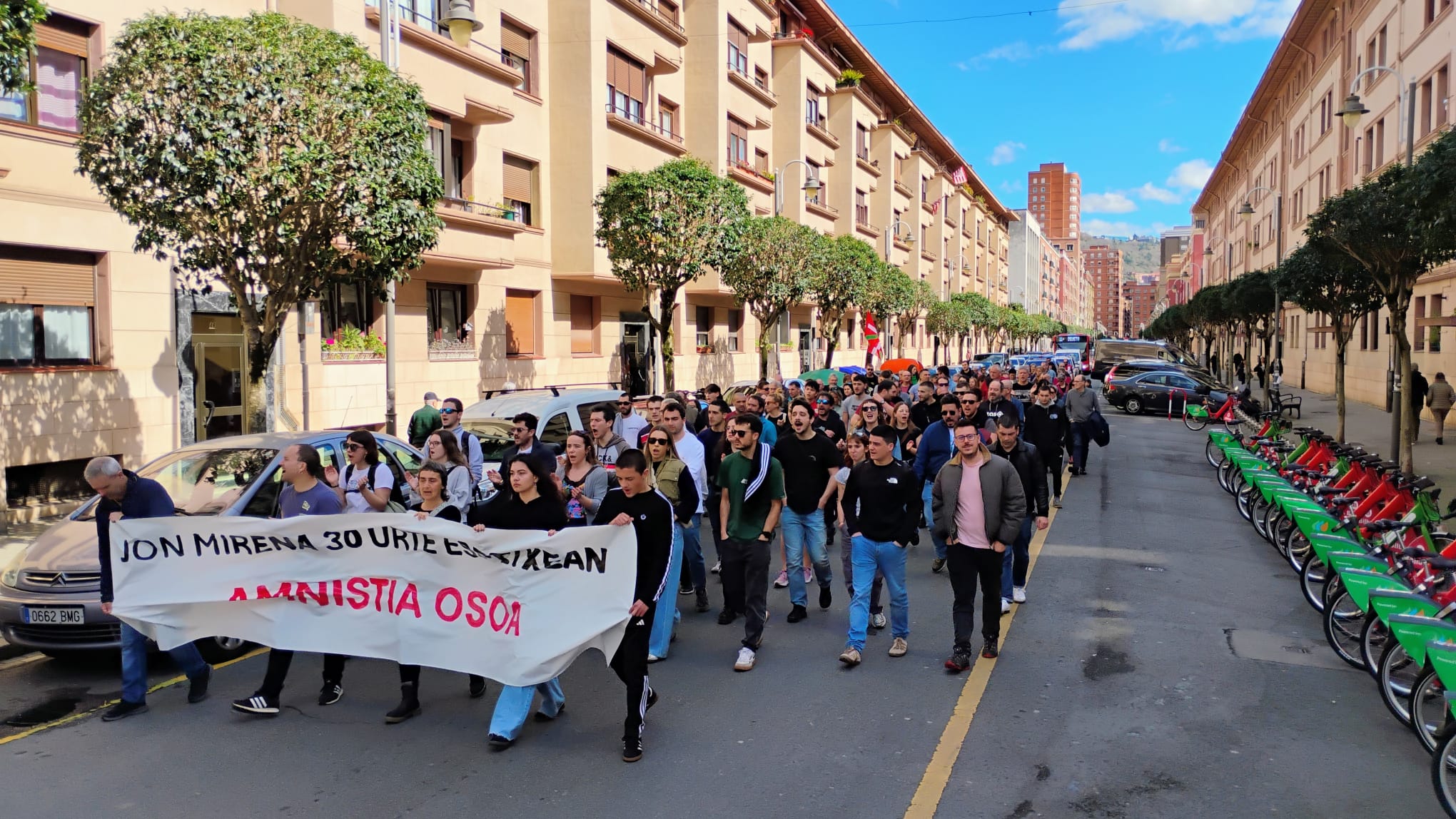 Jon Mirena San Pedro aske uzteko eskatzeko manifestazioa, atzo, Bilbon. BERRIA