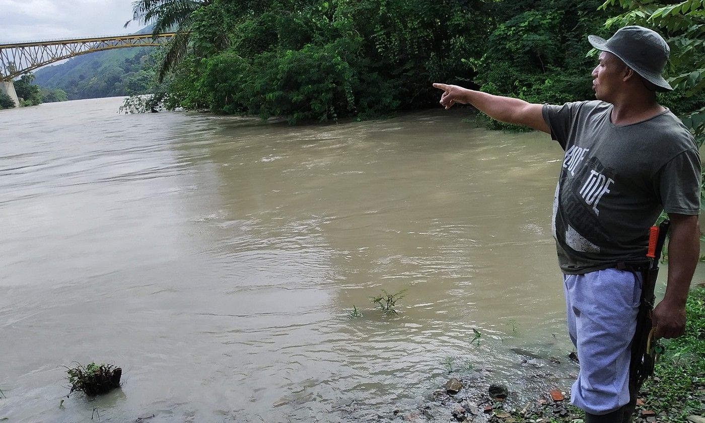 2. Puerto Valdivia. Ibaiertzean dago auzoa; kalte handiak izan zituen 2018ko istripuan. BERRIA.