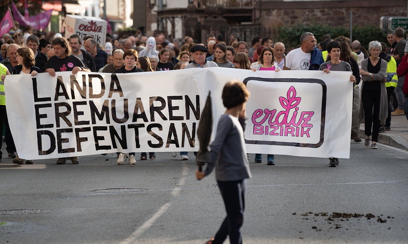 Meategiaren kontrako manifestazioa Elizondon, urrian. JAGOBA MANTEROLA / FOKU.