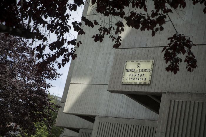 Armada Etorbidea kalean plaka, gaur. IRUñEKO UDALA