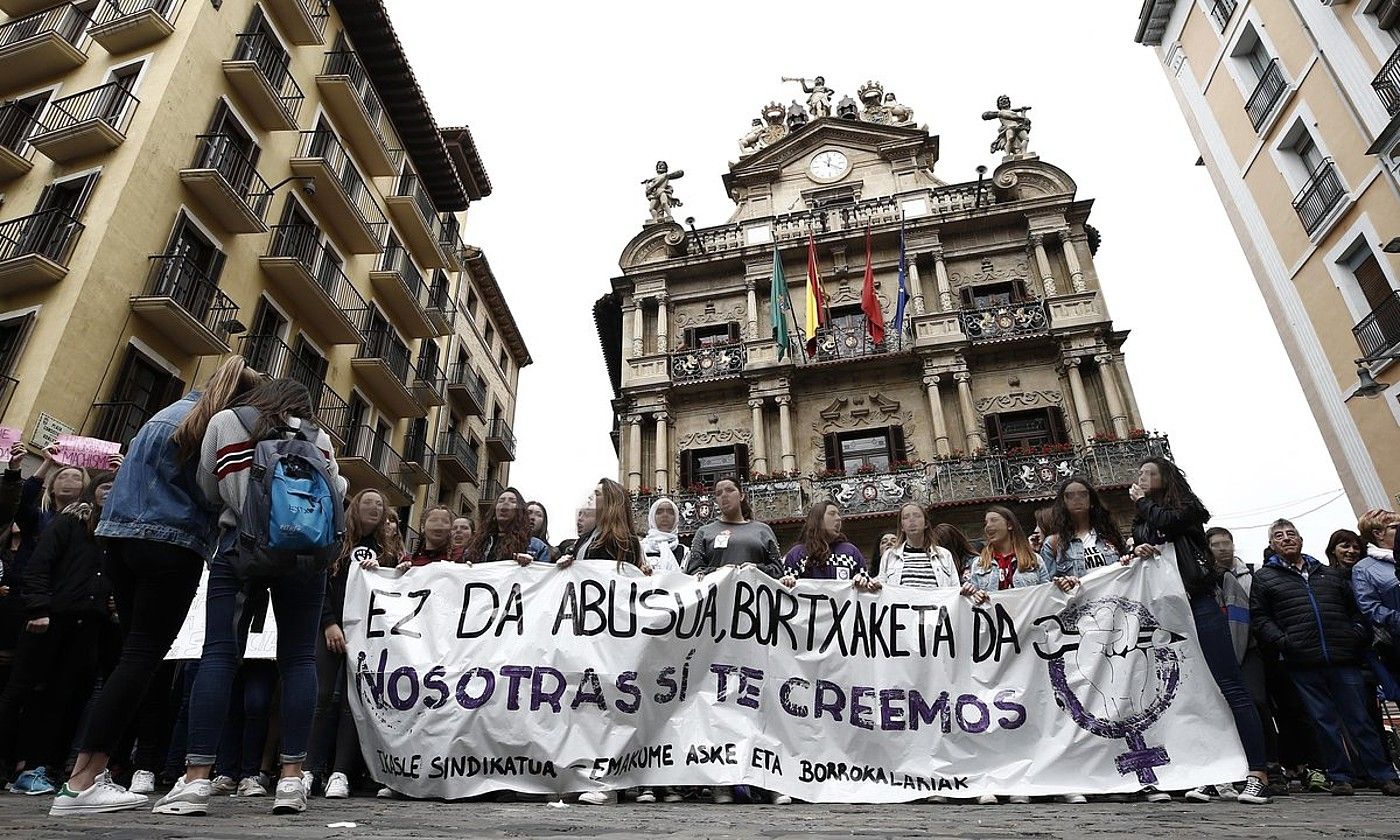 Iruñeko talde bortxaketaren aurkako protesta bat. JESUS DIGES / FOKU.