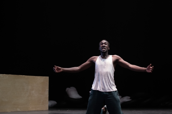Sambou Diaby antzerkilaria, Ibrahima Balderen rolan, ´Miñan´antzezlanean. ARTEDRAMA Sambou Diaby antzerkilaria, Ibrahima Balderen rolan, ´Miñan´antzezlanean. ARTEDRAMA