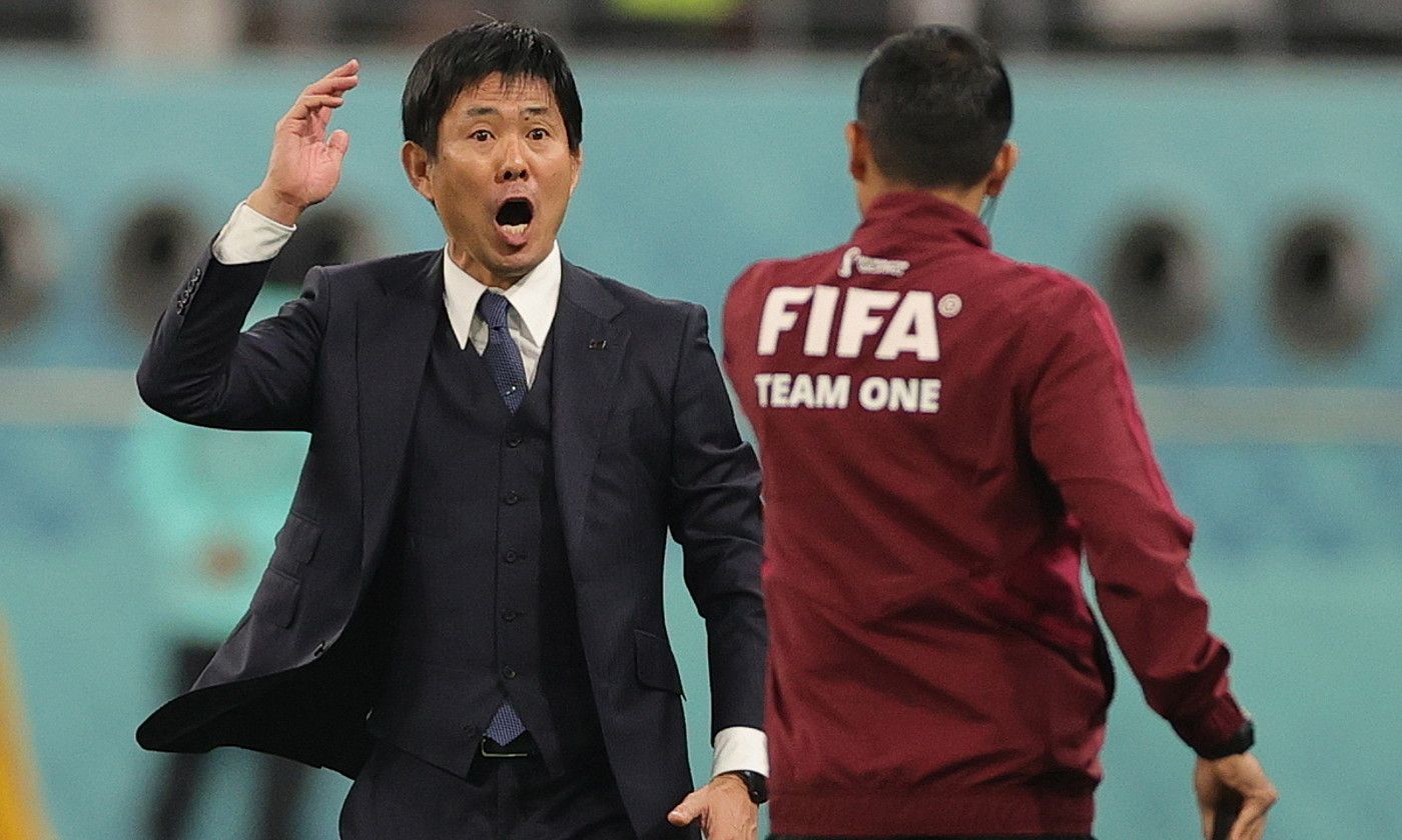 Hajime Moriyasu Japoniako hautatzailea, atzo, Alemaniaren aurkako partidan. FRIEDEMANN VOGEL / EFE. Hajime Moriyasu Japoniako hautatzailea, atzo, Alemaniaren aurkako partidan. FRIEDEMANN VOGEL / EFE.