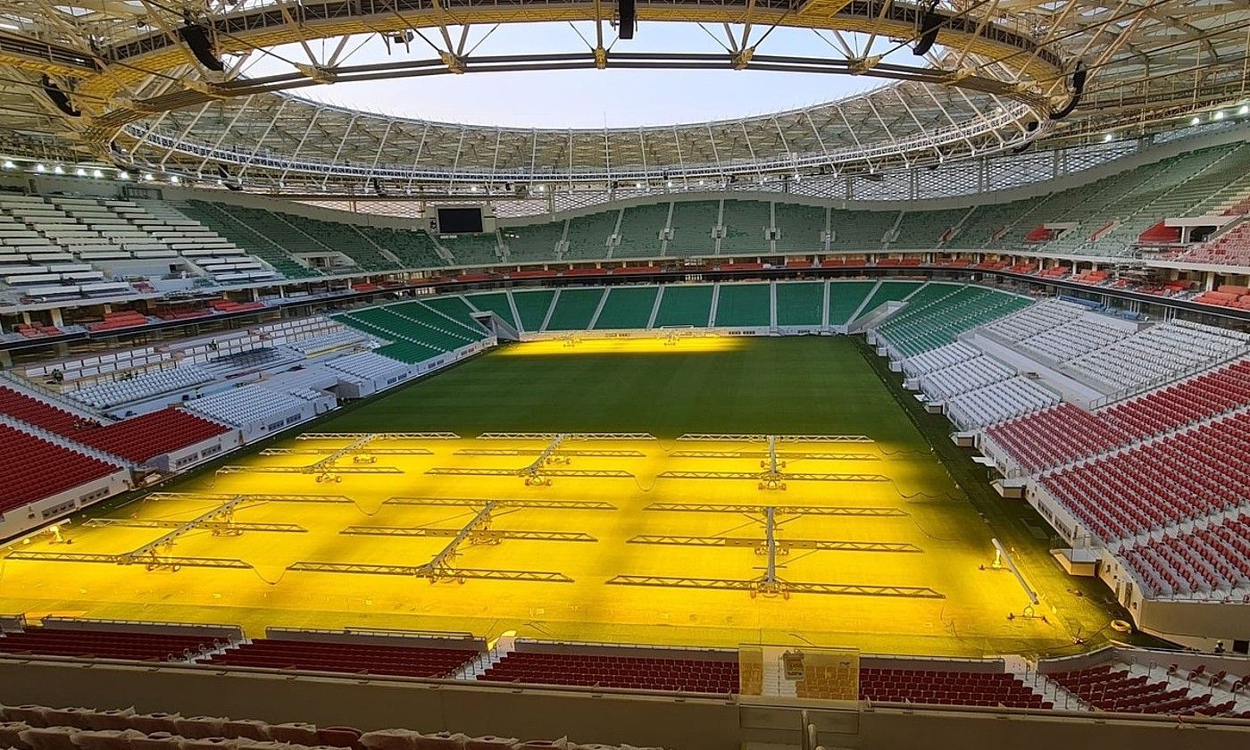 Dohako Al-Thumama estadioa. Munduko Futbol Txapelketarako eraiki diren zazpi estadioetako bat da. EFE. Dohako Al-Thumama estadioa. Munduko Futbol Txapelketarako eraiki diren zazpi estadioetako bat da. EFE.