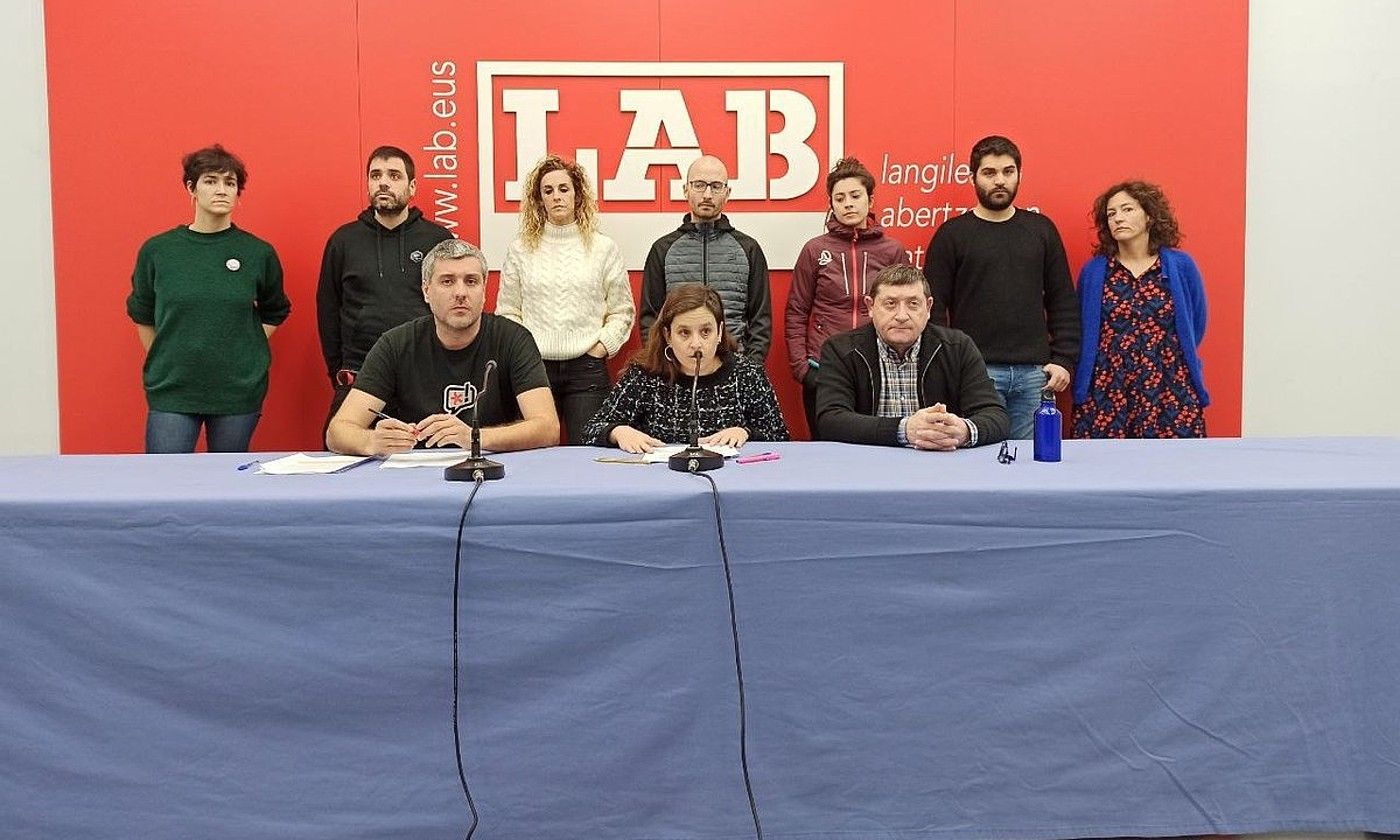 LABek Bilbon emandako prentsaurrekoa. BERRIA. LABek Bilbon emandako prentsaurrekoa. BERRIA.