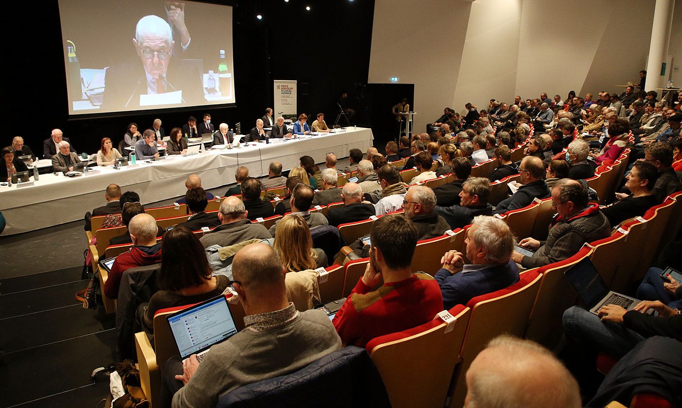 Euskal Hirigune Elkargoko batzarra, Baionan, atzo goizean. BOB EDME. Euskal Hirigune Elkargoko batzarra, Baionan, atzo goizean. BOB EDME.