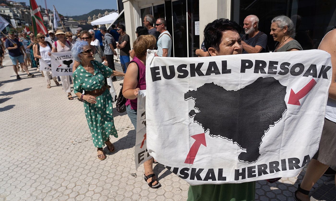 Etxerat-ek egindako mobilizazio bat, Donostian. JAGOBA MANTEROLA / FOKU.