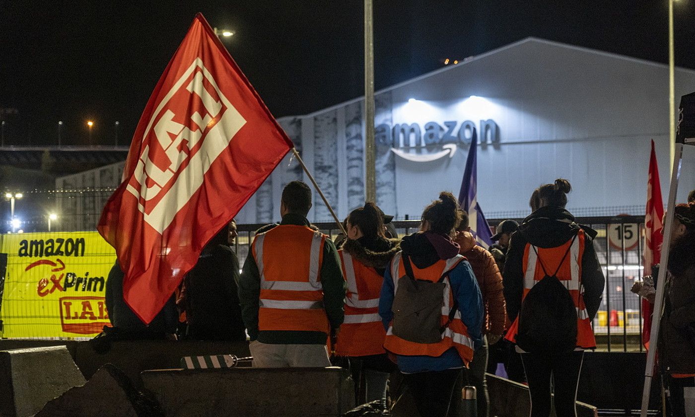 Protesta bat Trapagarango lantegiaren aurrean, azaro amaieran. M. RAMIREZ / FOKU.