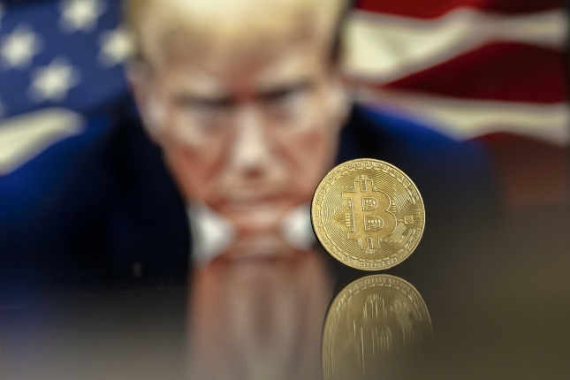 DONALD TRUMP, BITCOIN DONALD TRUMP, BITCOIN