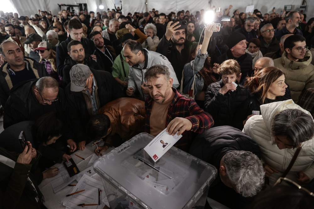 Igandeko primarioak. ERDEM SAHIN / EFE Igandeko primarioak. ERDEM SAHIN / EFE