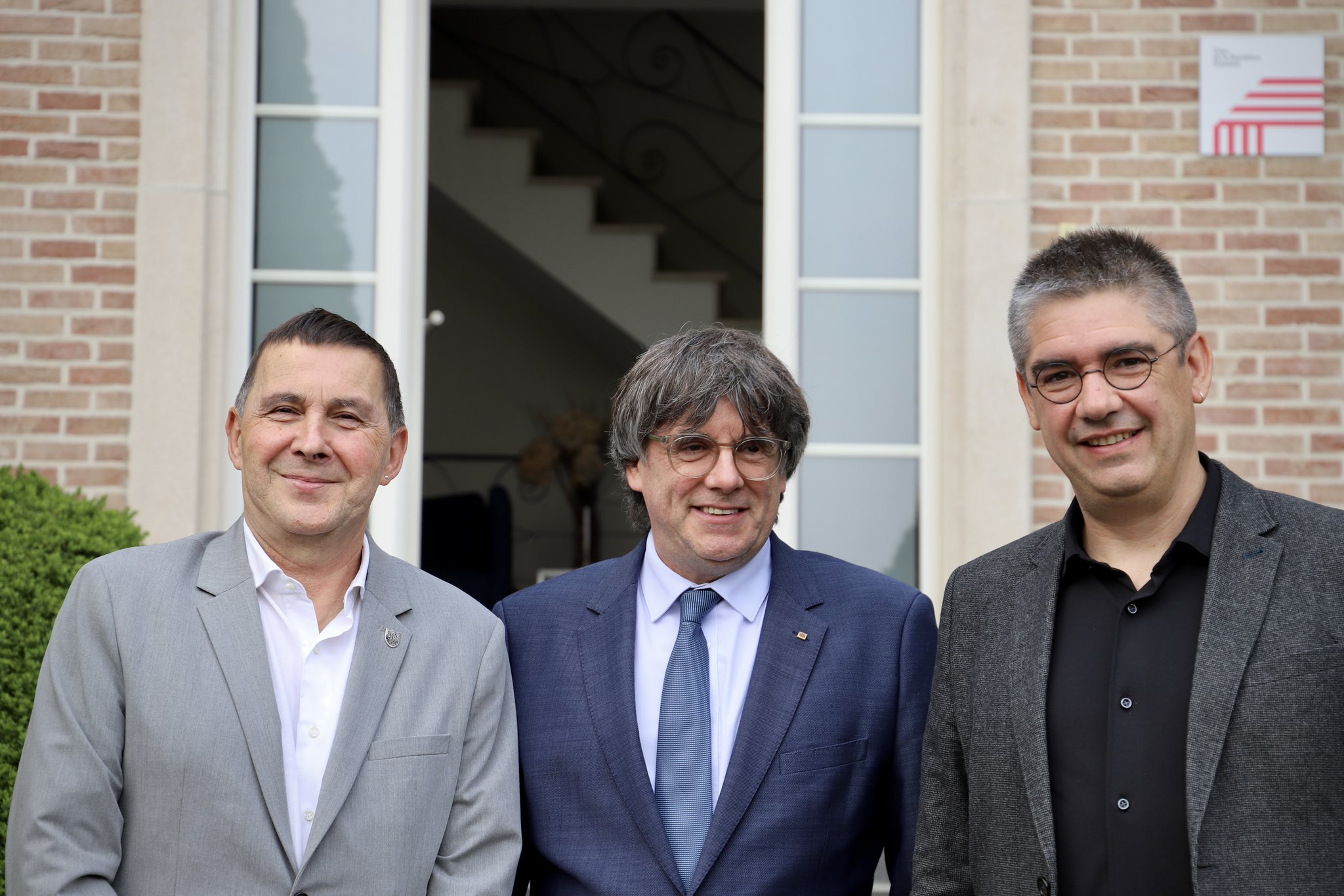 Waterloon elkartu dira gaur Arnaldo Otegi, Carles Puigdemont eta Gorka Elejabarrieta. EH BILDU